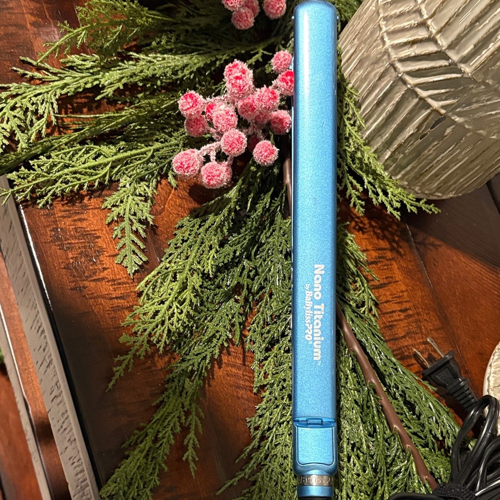 Blue Nano Titanium Flat Iron Hair Straightener (Floating Plates)